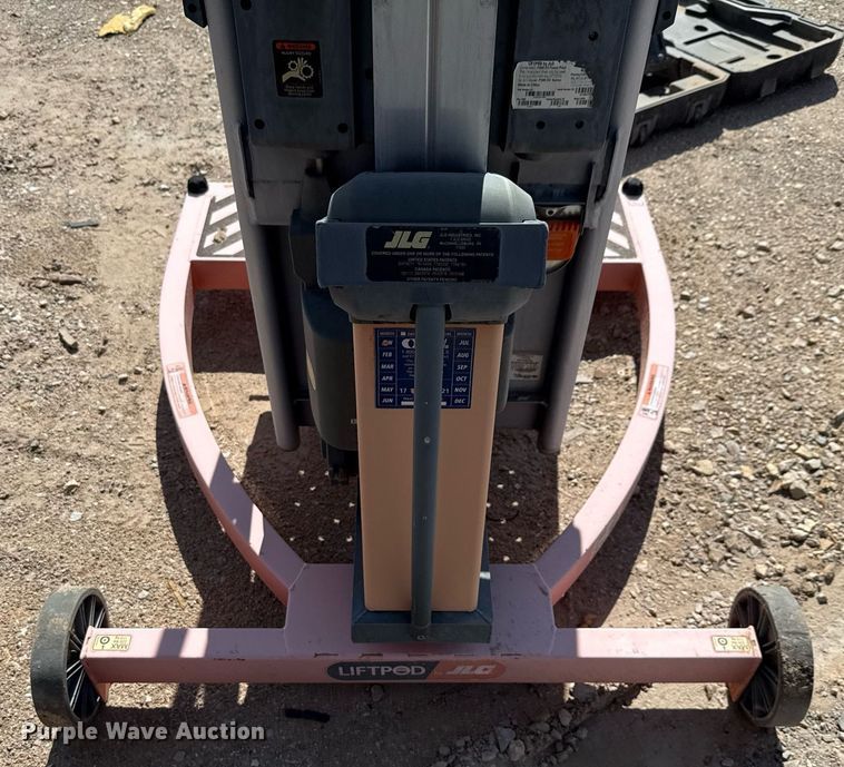 image for item DX5629 JLG FS80 D3 vertical lift