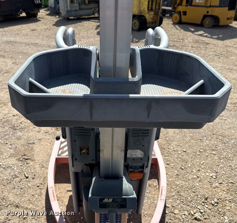 image for item DX5629 JLG FS80 D3 vertical lift