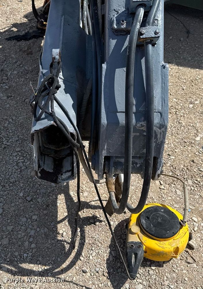 image for item DX5634 Amco Veba V809M 2S truck mounted crane