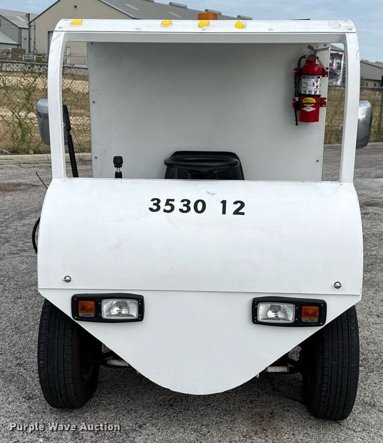 image for item DX5643 2011 Nilfisk-Advance Cyclone 4500 4WS surface cleaner