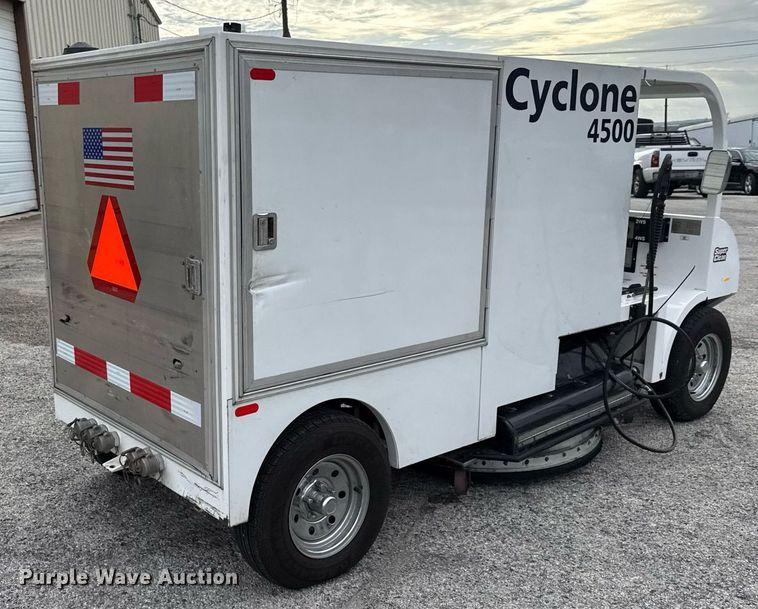 image for item DX5643 2011 Nilfisk-Advance Cyclone 4500 4WS surface cleaner