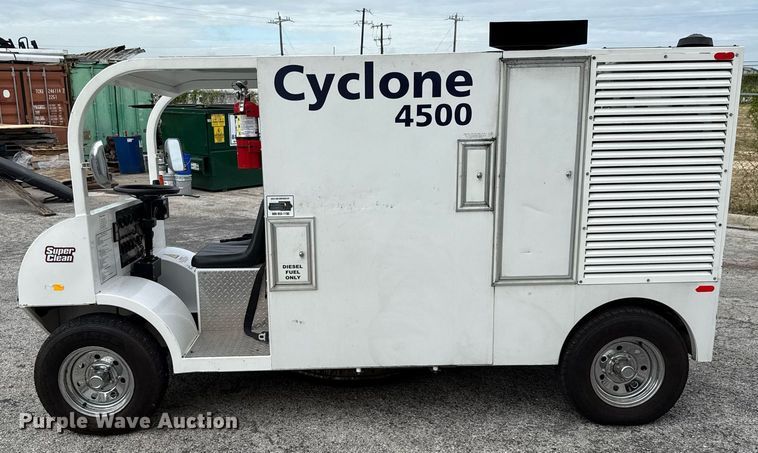 image for item DX5643 2011 Nilfisk-Advance Cyclone 4500 4WS surface cleaner