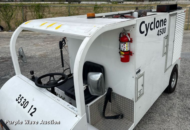 image for item DX5643 2011 Nilfisk-Advance Cyclone 4500 4WS surface cleaner