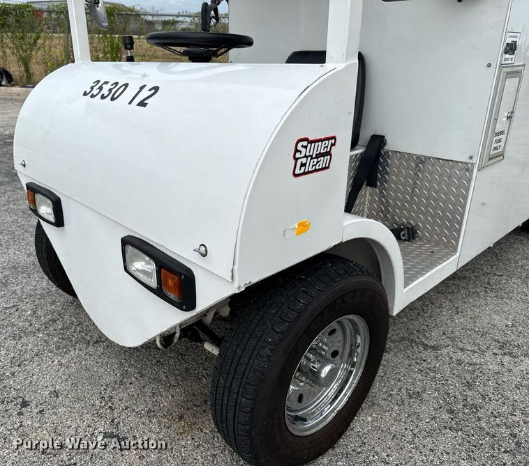 image for item DX5643 2011 Nilfisk-Advance Cyclone 4500 4WS surface cleaner