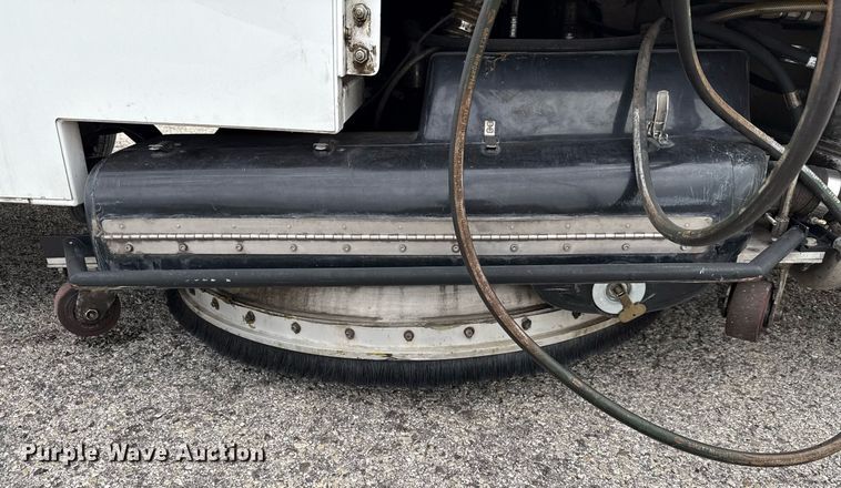 image for item DX5643 2011 Nilfisk-Advance Cyclone 4500 4WS surface cleaner