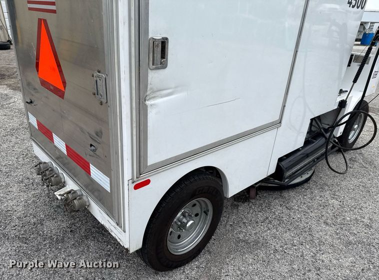 image for item DX5643 2011 Nilfisk-Advance Cyclone 4500 4WS surface cleaner