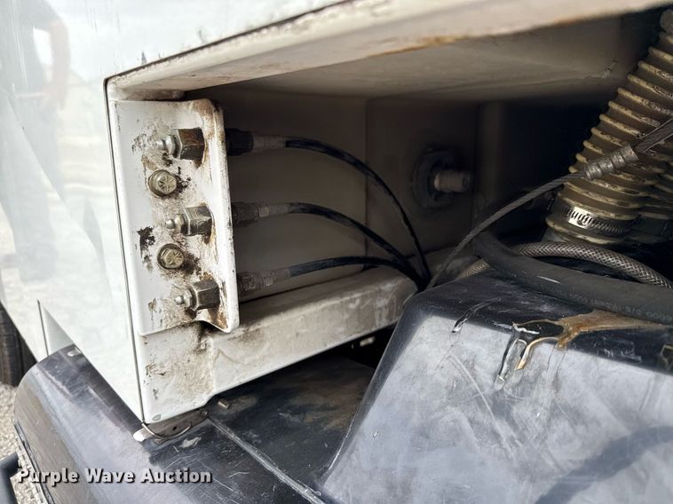 image for item DX5643 2011 Nilfisk-Advance Cyclone 4500 4WS surface cleaner