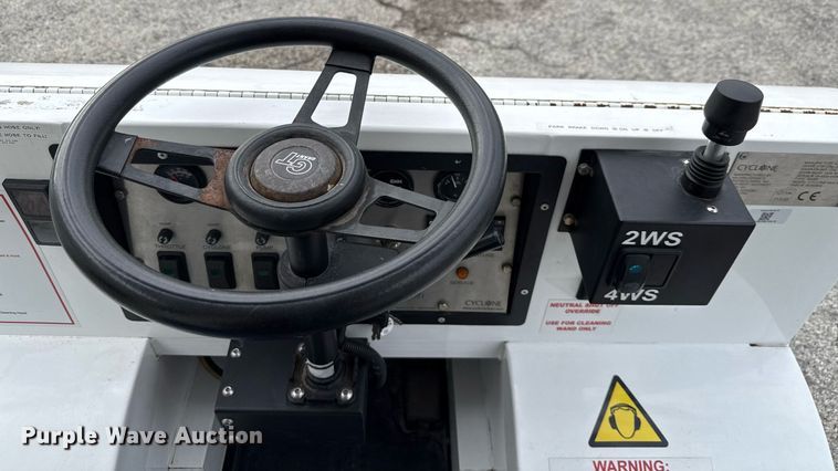 image for item DX5643 2011 Nilfisk-Advance Cyclone 4500 4WS surface cleaner