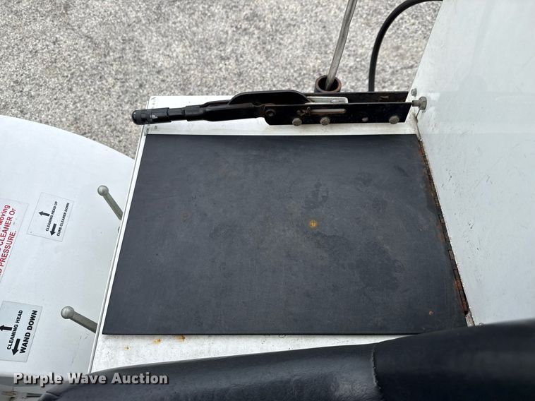 image for item DX5643 2011 Nilfisk-Advance Cyclone 4500 4WS surface cleaner