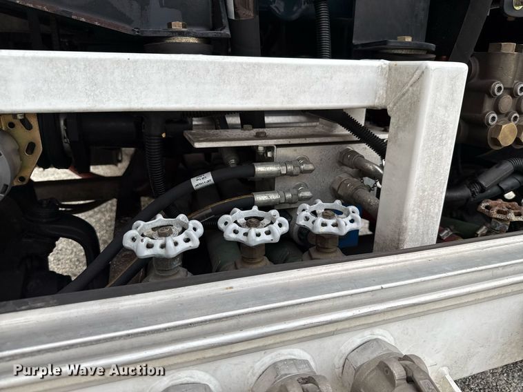 image for item DX5643 2011 Nilfisk-Advance Cyclone 4500 4WS surface cleaner