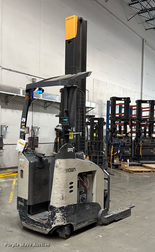 image for item DX5662 2017 Crown RM6025-45 reach truck