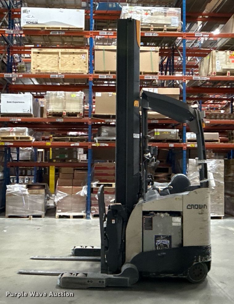 image for item DX5662 2017 Crown RM6025-45 reach truck