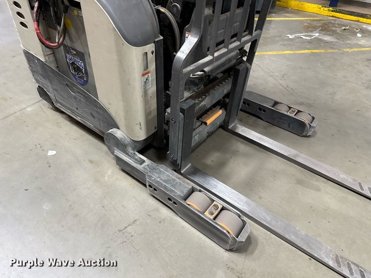 image for item DX5662 2017 Crown RM6025-45 reach truck