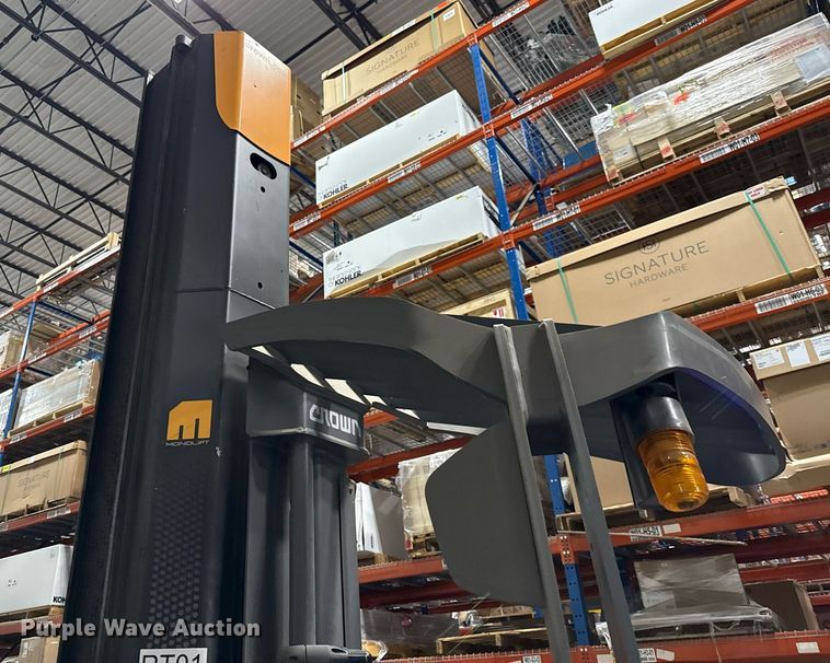 image for item DX5662 2017 Crown RM6025-45 reach truck