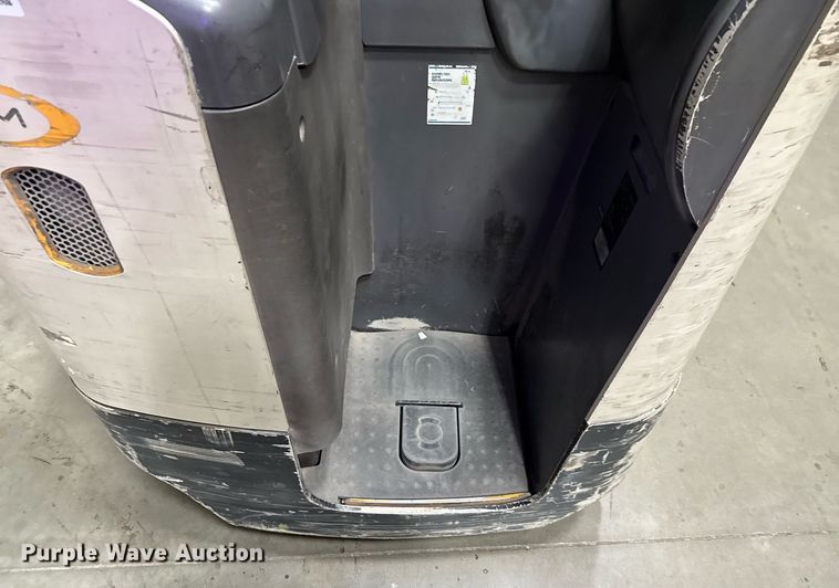 image for item DX5662 2017 Crown RM6025-45 reach truck