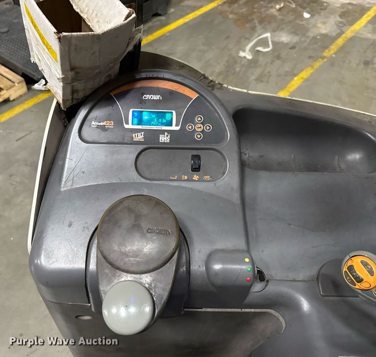 image for item DX5662 2017 Crown RM6025-45 reach truck