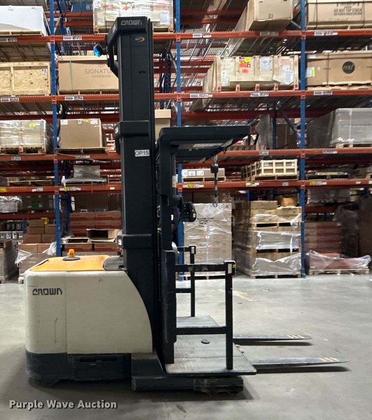 image for item DX5663 2017 Crown SP4050-30 order picker