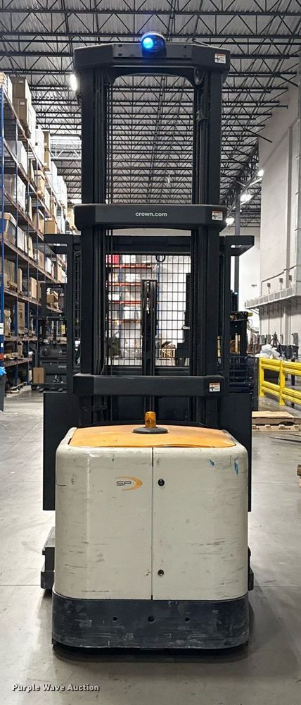 image for item DX5663 2017 Crown SP4050-30 order picker