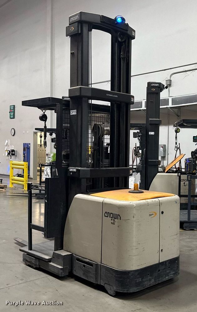 image for item DX5663 2017 Crown SP4050-30 order picker