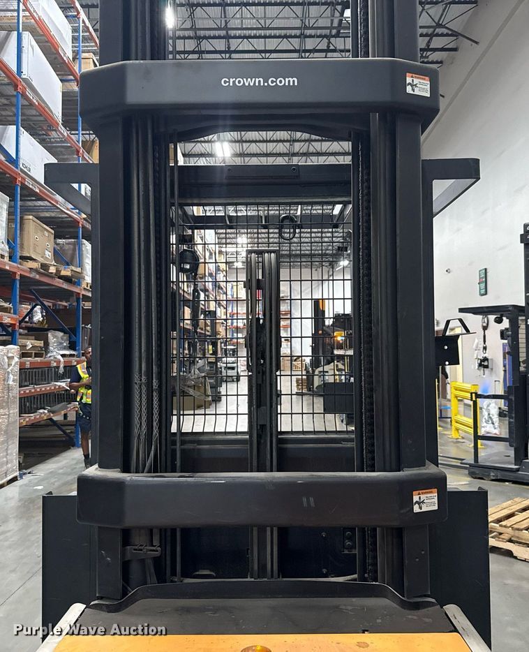 image for item DX5663 2017 Crown SP4050-30 order picker