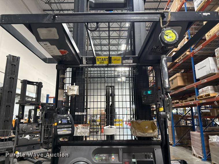 image for item DX5663 2017 Crown SP4050-30 order picker