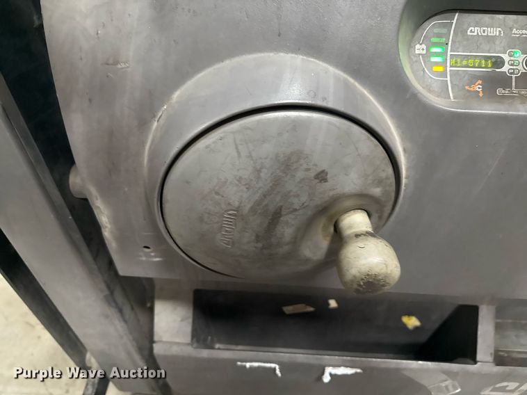 image for item DX5663 2017 Crown SP4050-30 order picker