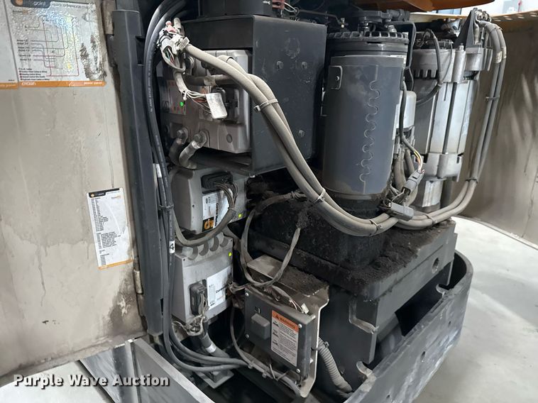 image for item DX5663 2017 Crown SP4050-30 order picker