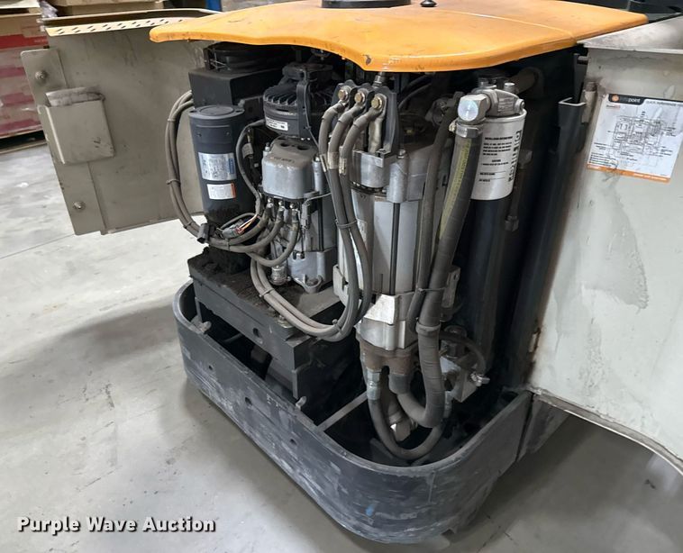 image for item DX5663 2017 Crown SP4050-30 order picker