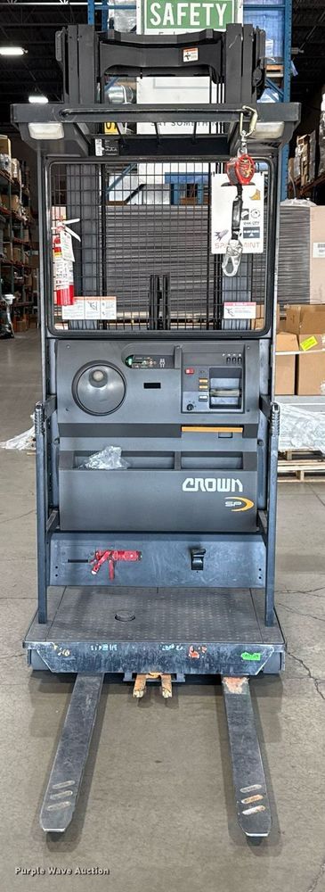 image for item DX5664 2017 Crown SP3520-30 order picker