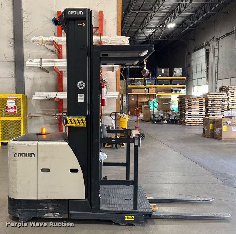 image for item DX5664 2017 Crown SP3520-30 order picker