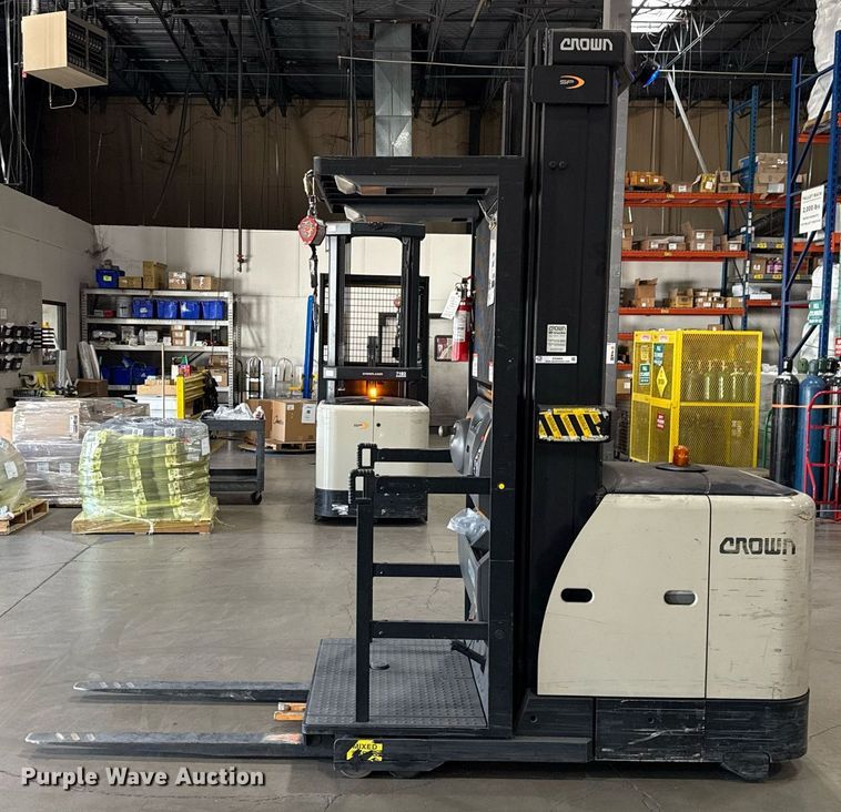 image for item DX5664 2017 Crown SP3520-30 order picker