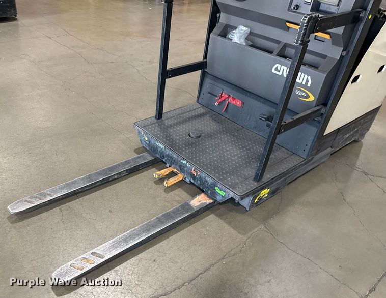 image for item DX5664 2017 Crown SP3520-30 order picker