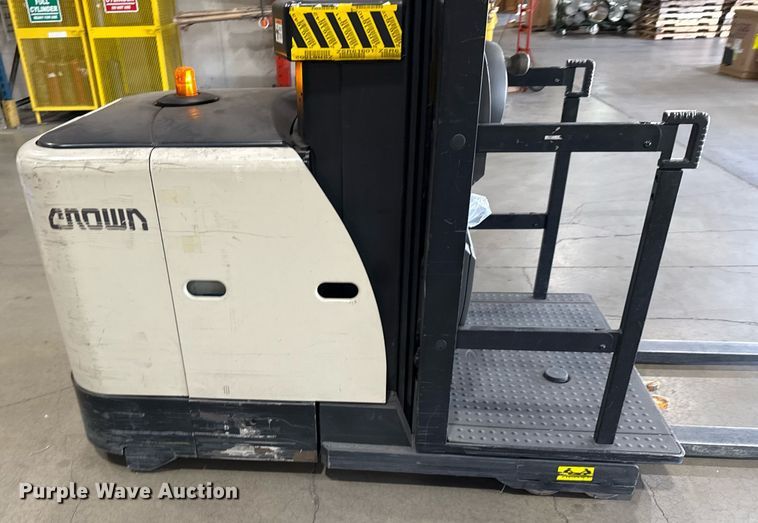 image for item DX5664 2017 Crown SP3520-30 order picker