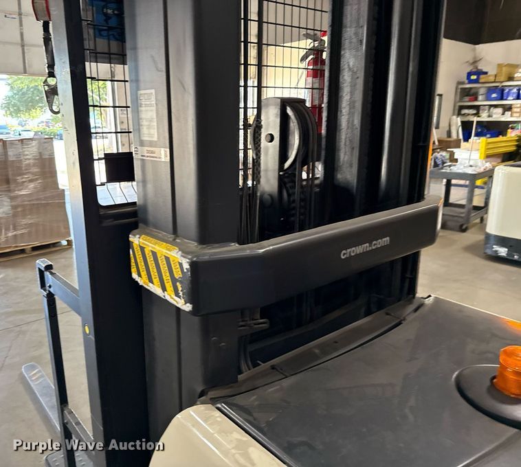 image for item DX5664 2017 Crown SP3520-30 order picker