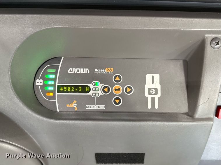 image for item DX5664 2017 Crown SP3520-30 order picker