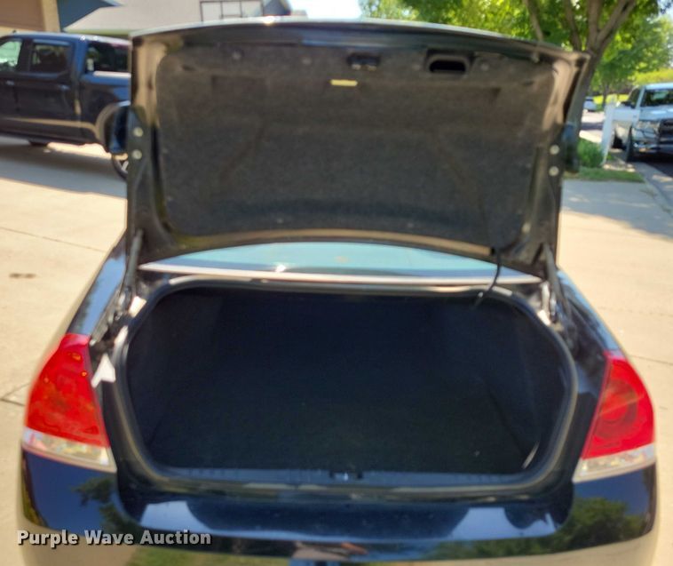 image for item DX7157 2010 Chevrolet  Impala LT 