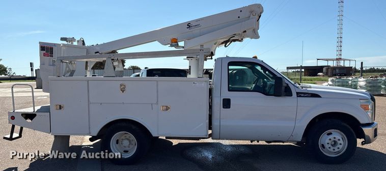 CAMIóN CON CANASTILLA 2011 FORD ALTEC