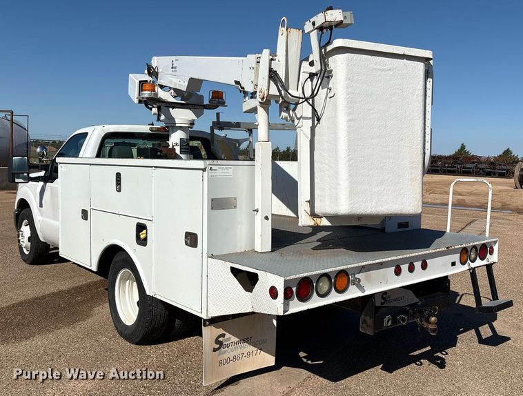 image for item DX8005 2011 Ford F350 Super Duty bucket truck