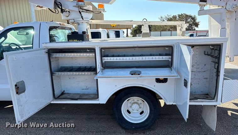 image for item DX8005 2011 Ford F350 Super Duty bucket truck