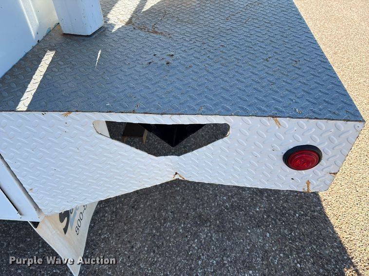 image for item DX8005 2011 Ford F350 Super Duty bucket truck