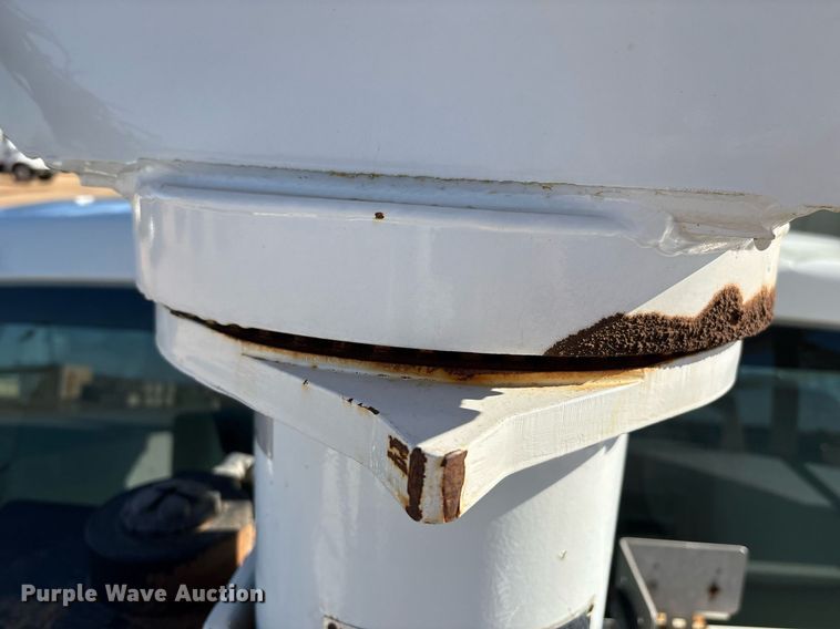 image for item DX8005 2011 Ford F350 Super Duty bucket truck