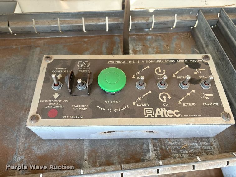 image for item DX8005 2011 Ford F350 Super Duty bucket truck