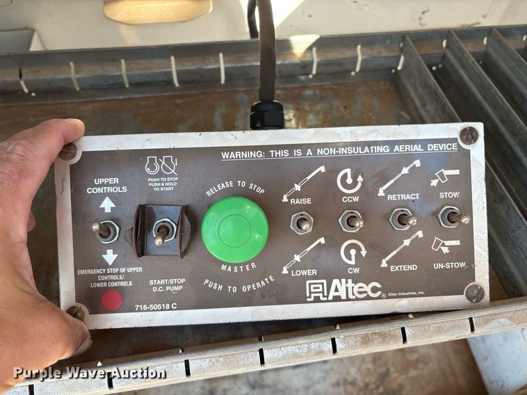 image for item DX8005 2011 Ford F350 Super Duty bucket truck