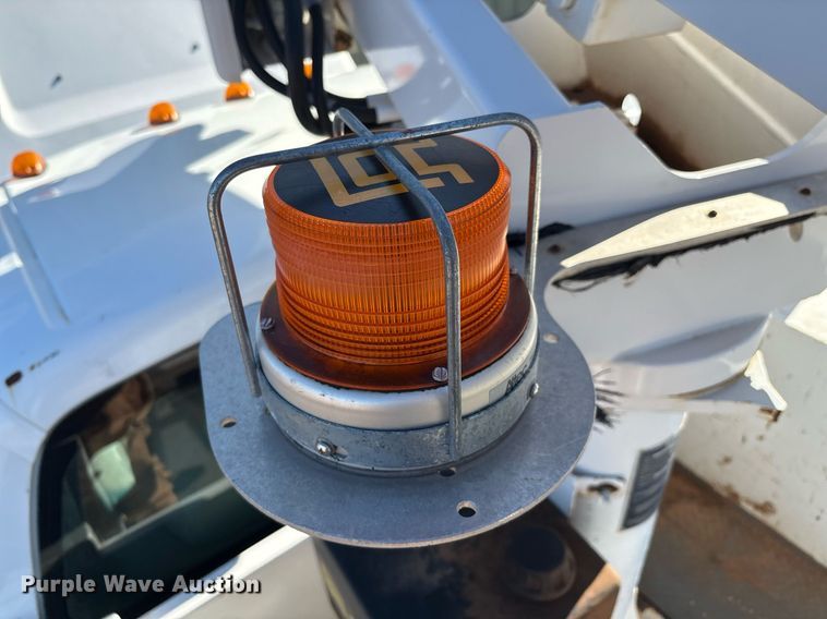 image for item DX8005 2011 Ford F350 Super Duty bucket truck