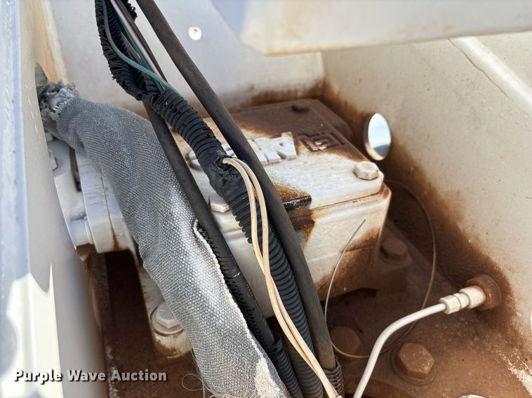 image for item DX8005 2011 Ford F350 Super Duty bucket truck