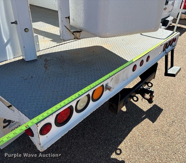 image for item DX8005 2011 Ford F350 Super Duty bucket truck