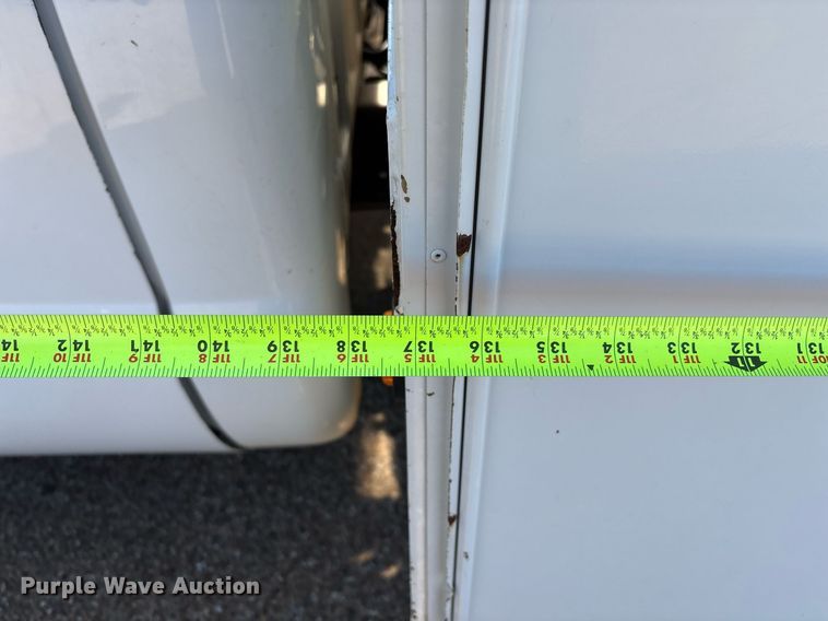 image for item DX8005 2011 Ford F350 Super Duty bucket truck