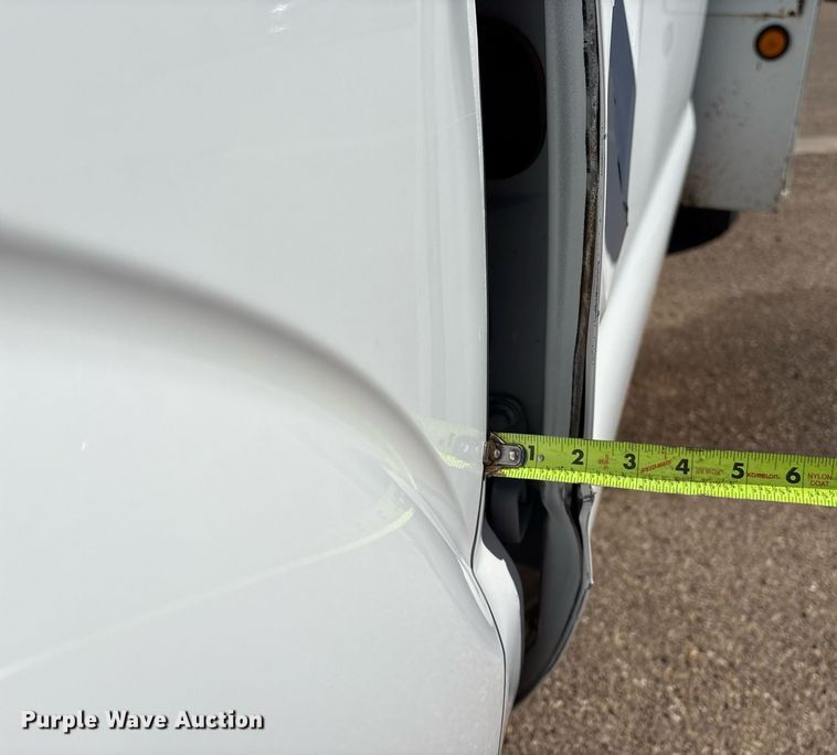 image for item DX8005 2011 Ford F350 Super Duty bucket truck