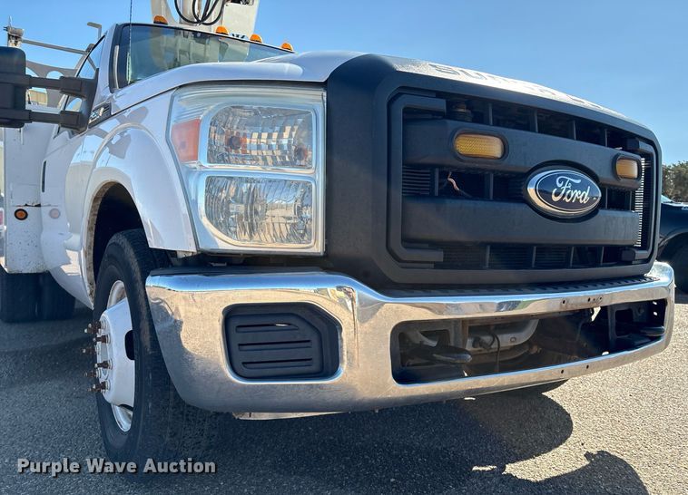 image for item DX8005 2011 Ford F350 Super Duty bucket truck