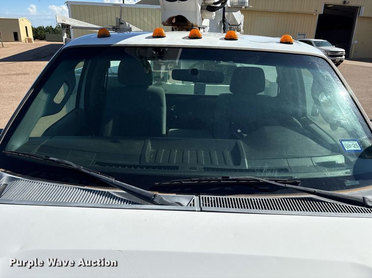 image for item DX8005 2011 Ford F350 Super Duty bucket truck